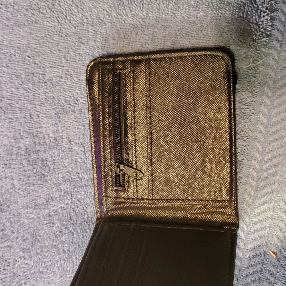Guns and Roses Wallet - Picture 3 of 4